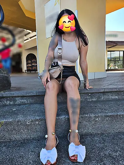 Tu puta exhibicionista