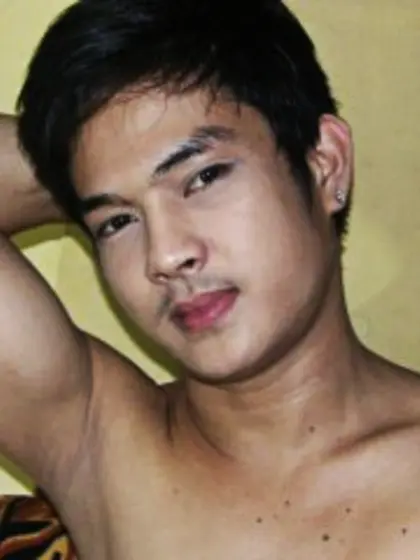 Brunette ivan perform close