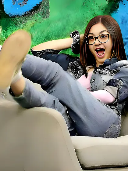 Hot young dress/undress Bulgarian singer Krisia To