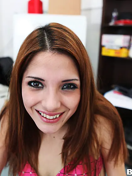 Evilyn Fierce takes her pink lingerie off and orally pleases her