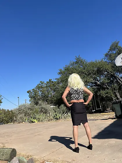 Michael P feeling like a woman at home Austin area