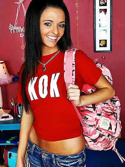 Summer Paige gets off her red shirt and blue jeans and gets her