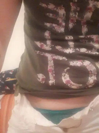 Silvia, sporty MILF with meaty pussy