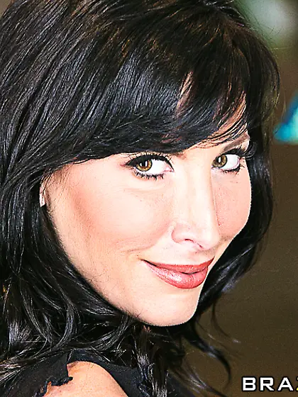 This brunette milf takes this hard dick like a pro in her juicy