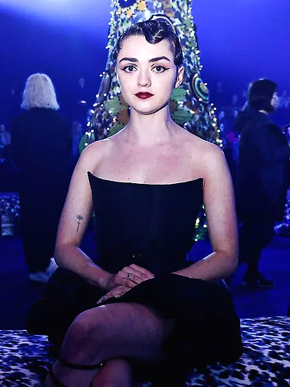 Maisie Williams - got ugly as shit