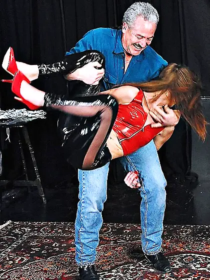 Black dildo and a vibrator for a horny MILF