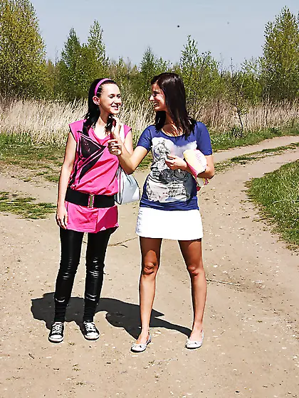 Brunette hot teen lesbians