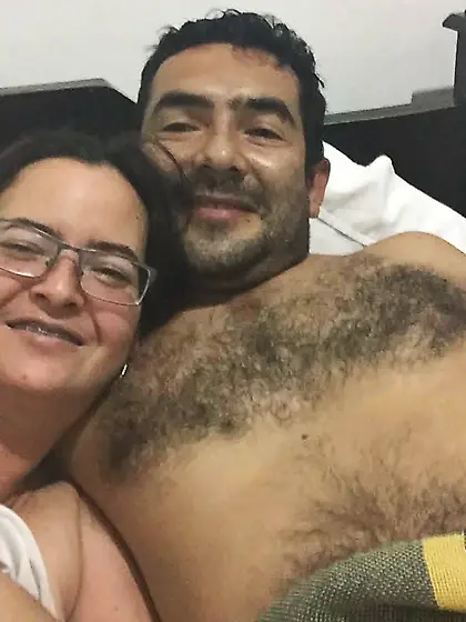 Que alternes su vagina con mi bocaQuiero lamer su