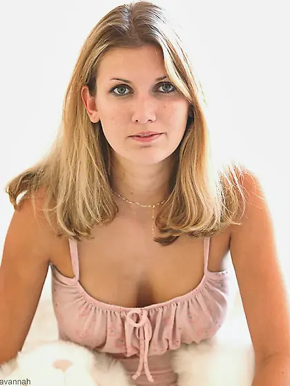 Savannah Sixx takes a break from work to be a little slut