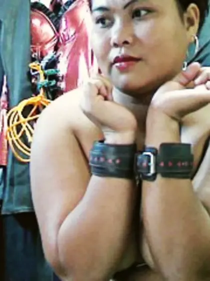 Brunette Jasmine Footjob.