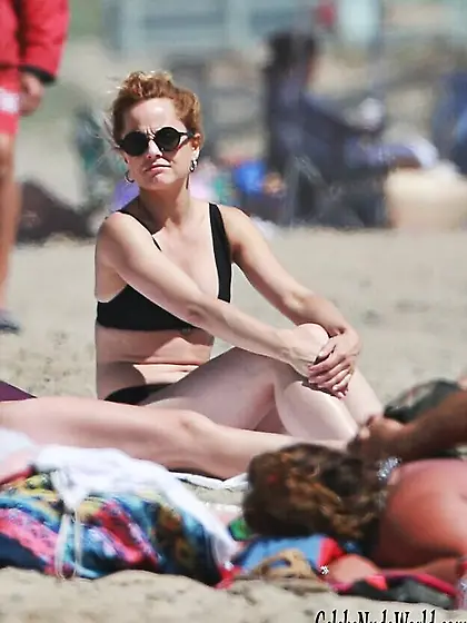 Mena Suvari Bikini