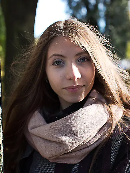 Fresh brunette grey shows