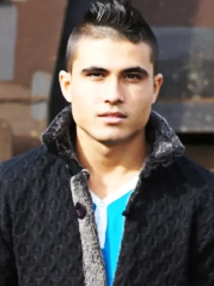 Brunette gang anel perform