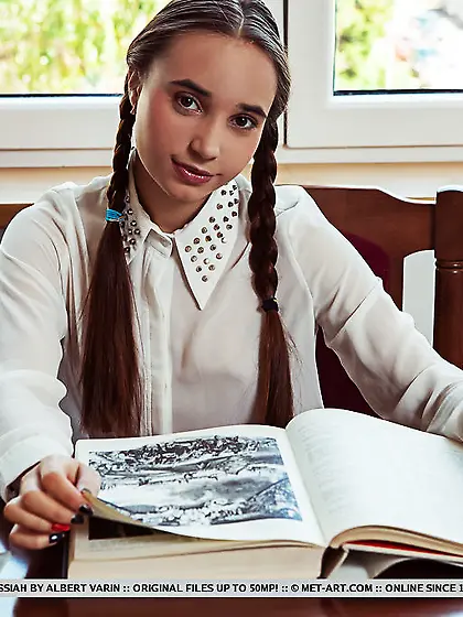 Nerdy college girl with pigtails and elegantly trimmed pussy fla