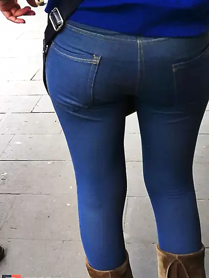 HOTTEST BACKSIDES - street 11 (comment satisfy)