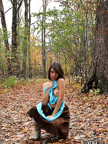 Ariel Rebel loves autumn and especially rubbing her naked body w