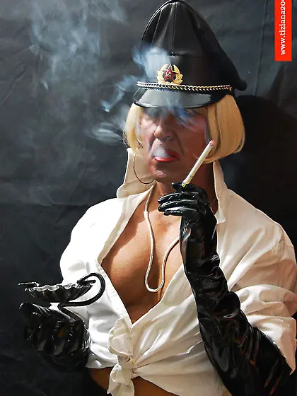 Tiziana Ferrari smoke & fetish