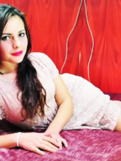 18 yo brunette Arriel Cute.