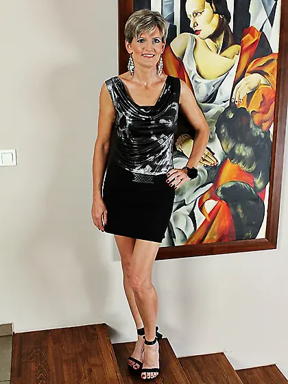 Sexy hot mature granny