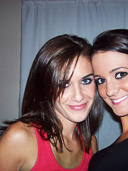 Busty teen cuttie Southern Brooke strips her clothes and makes o