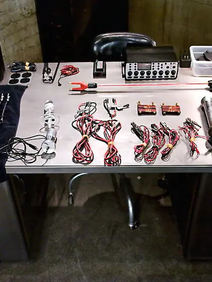 Nude tattooed sexy blonde