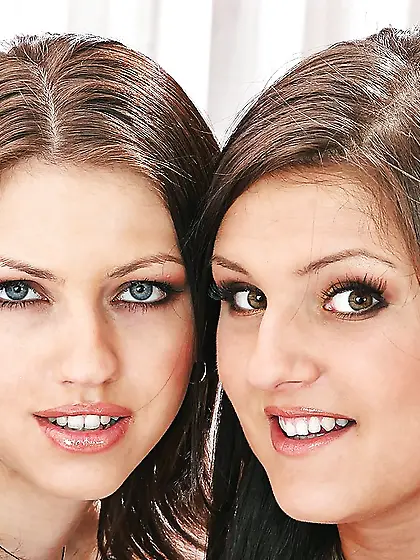 Czech pornstar entices Moscow girl into giving each other carnal