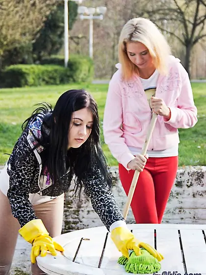 Young blonde and brunette wear an older man...