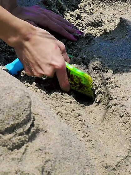 Tiny asian babe plays