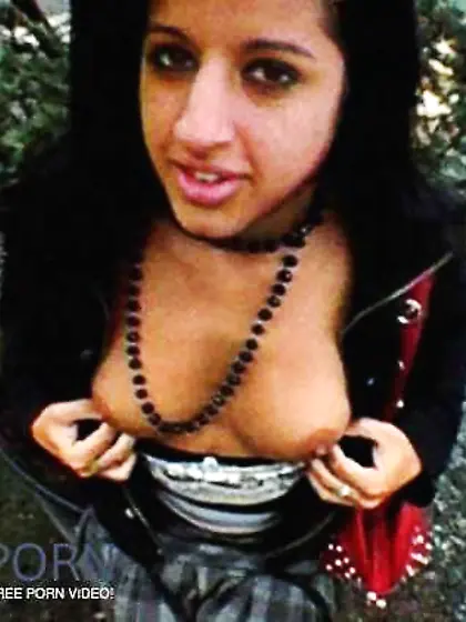 Beurette arab ecoliere salope baisee dans son cul