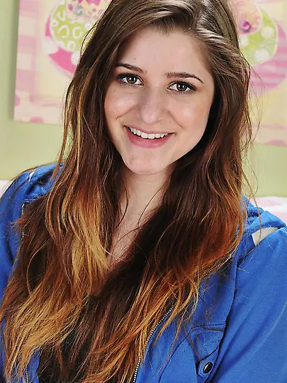 Kinky bimbo of the legal age Teddi Rae is naughtily playing with