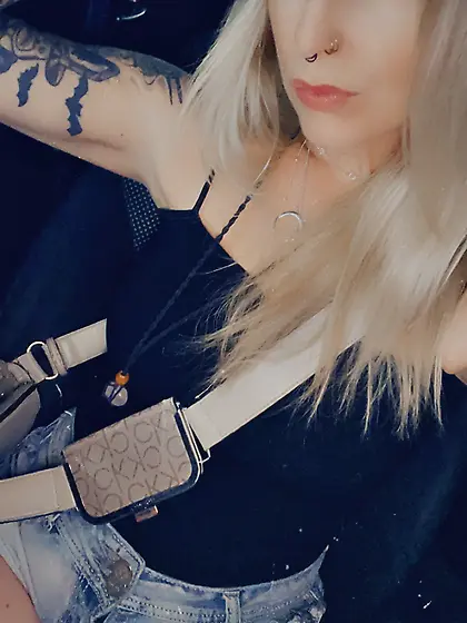 Crystal shows her tits off on the Texas beach