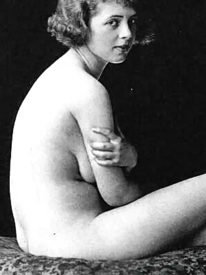 Shy pretty vintage chicks