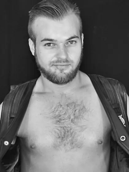 White young gay ErikParks like to snapshot