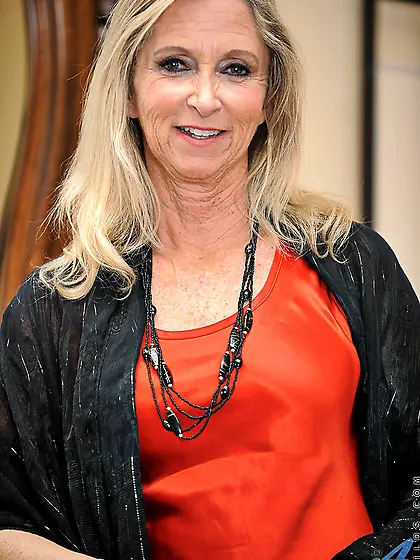 Kinky blonde cougar peels