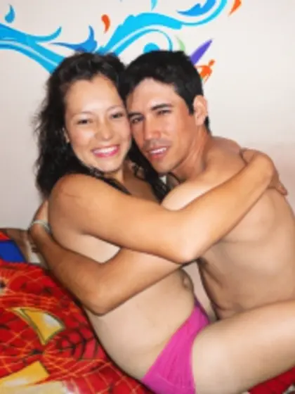 Brunette duogoldhot perform anal