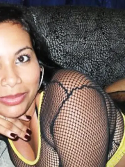 Brunette sweetplacer perform anal