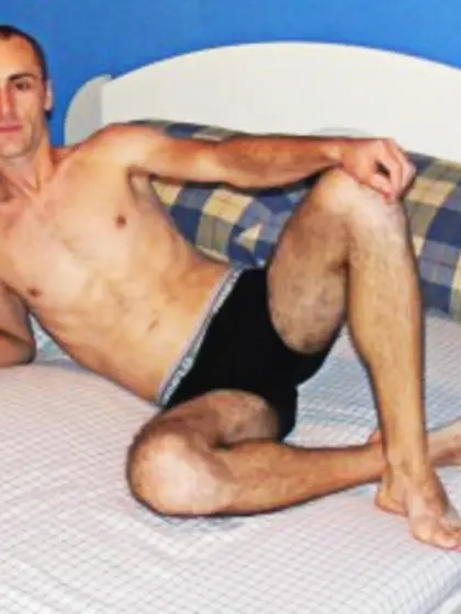 Brunette makeyouhot perform anal