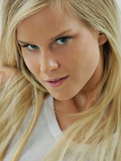 Apple butt blonde teen