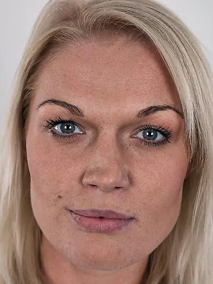 Diva weathers self-doubt and strips down for million prying eyes