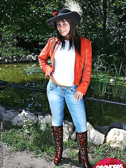 Old shepherd fucking countryside teen outdoor