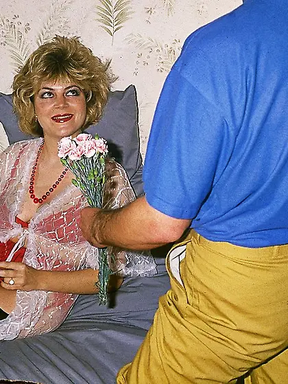 Blonde chick sucks mans