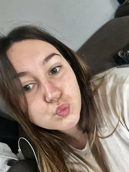 4 Damita and Carolina. png