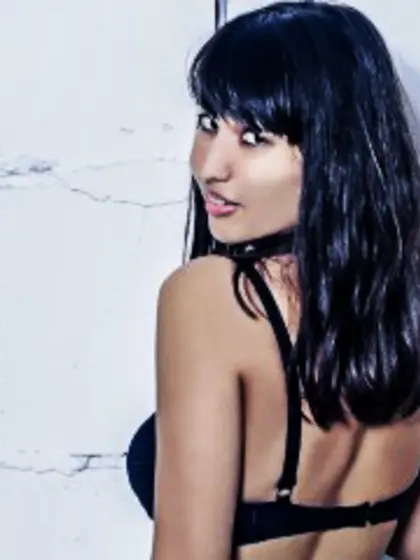 Brunette martinka perform anal