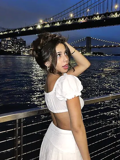 Ashley Schin (ashschin)