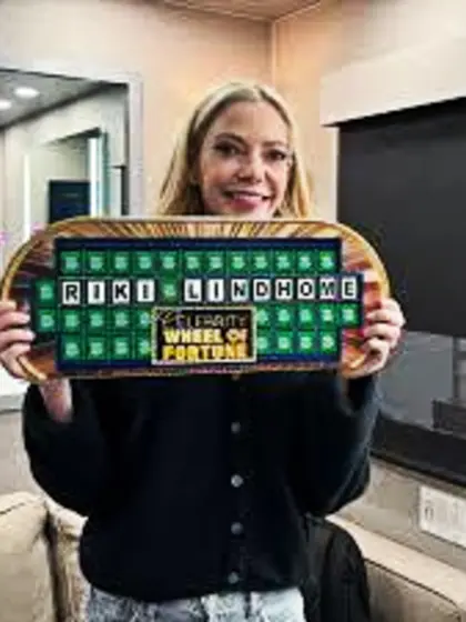Riki Lindhome - Wheel of Fortune, January 2016