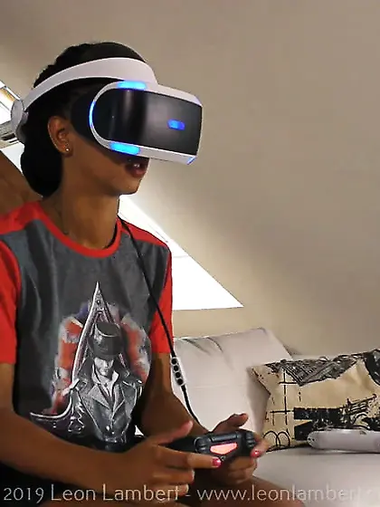 Latest Screenshots from my Videos - Leon Lambert Girls