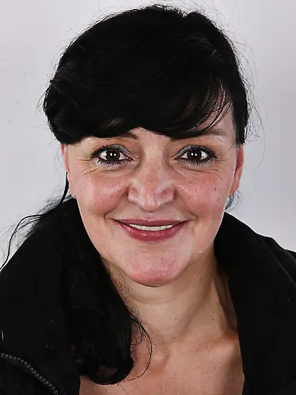 Mature chick slowly peels