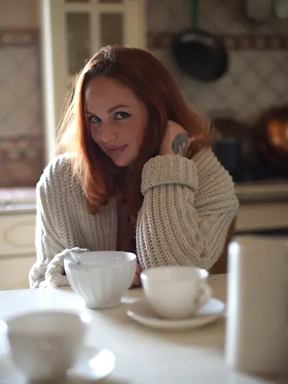 UK redhead Kara Carter enjoys rubbing cream into her big natural