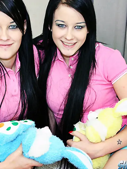 The Milton Twins team up with Heather Zatch to suck the sperm ou