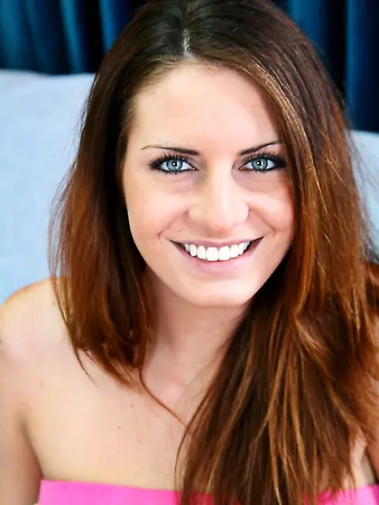 Blue-eyed beauty in a polka dots dress ends up sucking a cock in